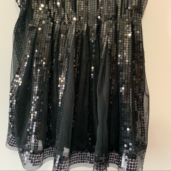 🧡3/$30 Max Studio Black Sequins Top | Size Medium - Picture 6 of 6